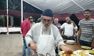 ÎŸ Î“Î­ÏÎ¿Î½Ï„Î±Ï‚ Ï„Î·Ï‚ ÎµÏÎ®Î¼Î¿Ï… Ï€Î¿Ï… Î¼Î¿Î¯ÏÎ±ÏƒÎµ Ï‡Î¹Î»Î¹Î¬Î´ÎµÏ‚ Î¼ÎµÏÎ¯Î´ÎµÏ‚ Ï†Î±Î³Î·Ï„Î¿Ï