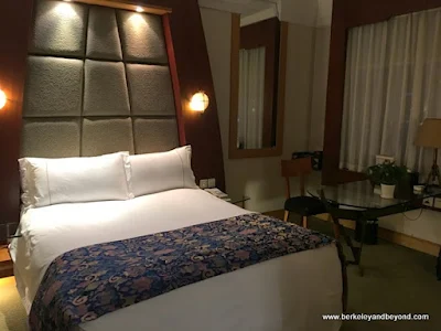 guest room at Tibet Hotel Chengdu in Chengdu, China