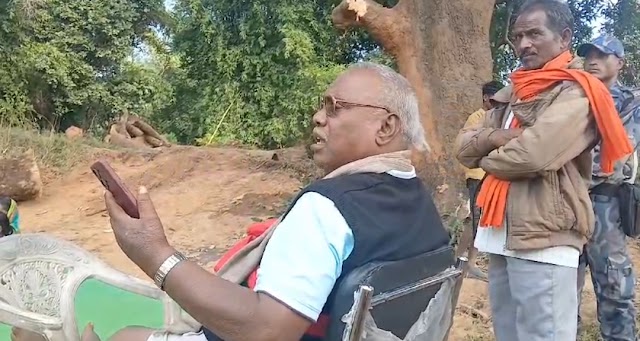 Big ब्रेकिंग पत्रवार्ता : महादेव बगीचा में पेड़ों की अवैध कटाई,मौके पर पहुंचे पूर्व मंत्री गणेश राम भगत की दो टूक "जशपुर के पर्यावरण को नष्ट करने की हो रही साजिश" हिंदुत्व के साथ प्रकृति का अपमान कभी बर्दाश्त नहीं करेंगे,CM साय ने दिया कार्यवाही का आश्वासन।