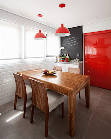 cozinha-com-porta-alto-brilho-vermelha-arquitetura