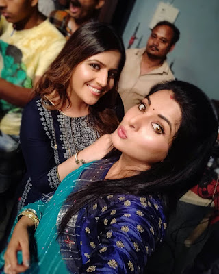 Shivika Diwan with Smriti Sinha Image