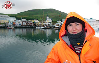 Preparadas para avistar ballenas en Húsavík, Islandia