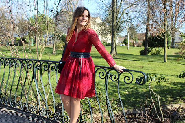 inspiration st valentin, robe maje rouge, escarpins cosmoparis les petites bulles de ma vie 