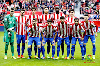 REAL SPORTING DE GIJÓN - Temporada 2016-17 - Cuéllar, Sergio Álvarez, Vesga, Amorebieta, Lacina Traoré y Meré; Moi Gómez, Roberto Canella, Carmona, Douglas y Burgui - REAL SPORTING DE GIJÓN 0 R. C. DEPORTIVO DE LA CORUÑA 1 (Mosquera) - 05/03/2017 - Liga de 1ª División, jornada 26 - Gijón, Asturias, España, estadio del Molinón - Dramática derrota del Sporting, que peleó hasta el final, pero no fue capaz de remontar el gol del Deportivo y se queda ya a seis puntos de la salvación