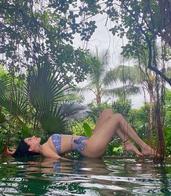 Amyra Dastur bikini hot photos