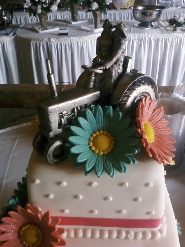 This wedding cake was for a country themed wedding