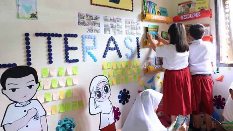 Strategi Penerapan 6 Literasi Dasar di Sekolah