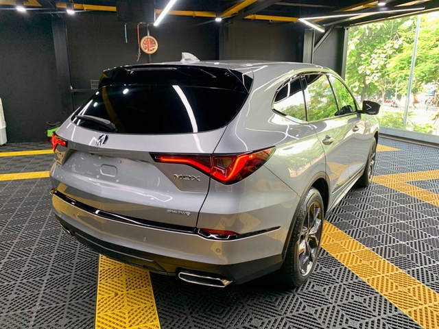 4 SUV bạc tỷ hiếm lạ về Việt Nam nửa đầu năm 2022: Xe Mỹ chiếm sóng, có mẫu chạy điện mạnh ngang siêu xe - Ảnh 2.