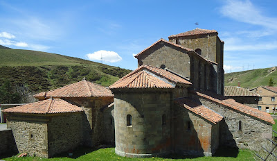 Cabecera Colegiata Santa María de Arbas. Románico en el Camino del Salvador