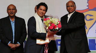 Sachin-Tendulkar-felicitated-at-MCA-event