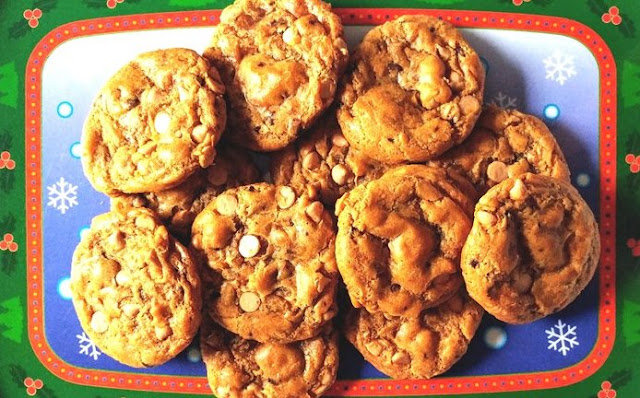 #ImmaculateBaking Gluten-Free Sea Salt Caramel Chocolate Chunk Cookies #ad