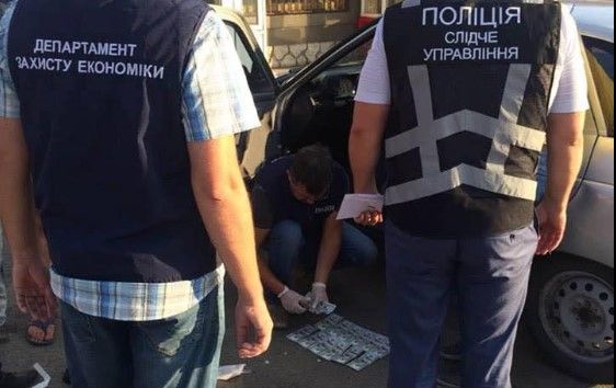 У Запорізькій області на хабарі в $2 тисячі затримали заступника мера Кам'янки-Дніпровської 