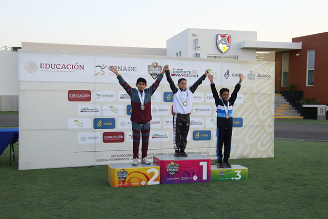 El yucateco Jorge Ceballos Pinto en la prueba de 80 metros carriles infantil también se colgó la medalla de tercer sitio