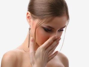 Cara Ampuh Menghilangkan Bau Mulut