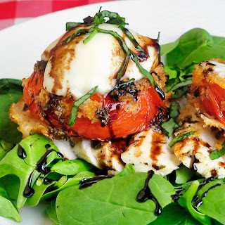 Fried Red Tomato and Grilled Chicken Salad