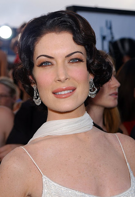Lara Flynn Boyle Profile pictures, Dp Images, Display pics collection for whatsapp, Facebook, Instagram, Pinterest, Hi5.
