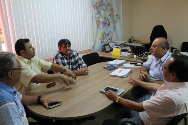 Pentecoste: prefeito e secretário de agricultura visitam presidente da Ematerce para definir parcerias 