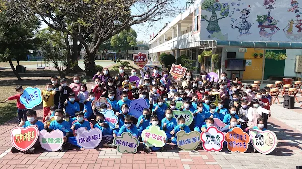 王惠美訪視南州國小營養午餐 防堵萊豬進入彰化校園