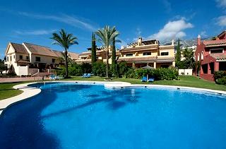 villa houses with pool in Spain