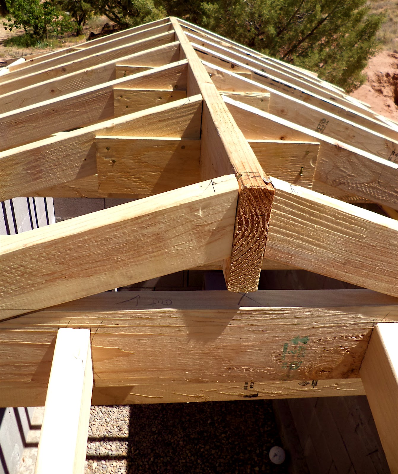 alt. build blog: building a well house #4: framing the hip