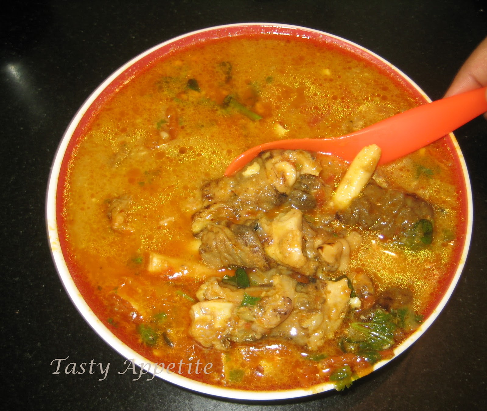 Spicy Aatukal Paya / Hot Goat Leg Curry / Aatukal Soup 