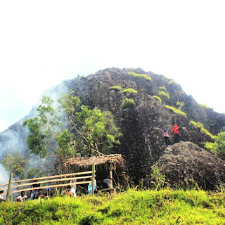 Hasil gambar untuk gambar gunung gentong