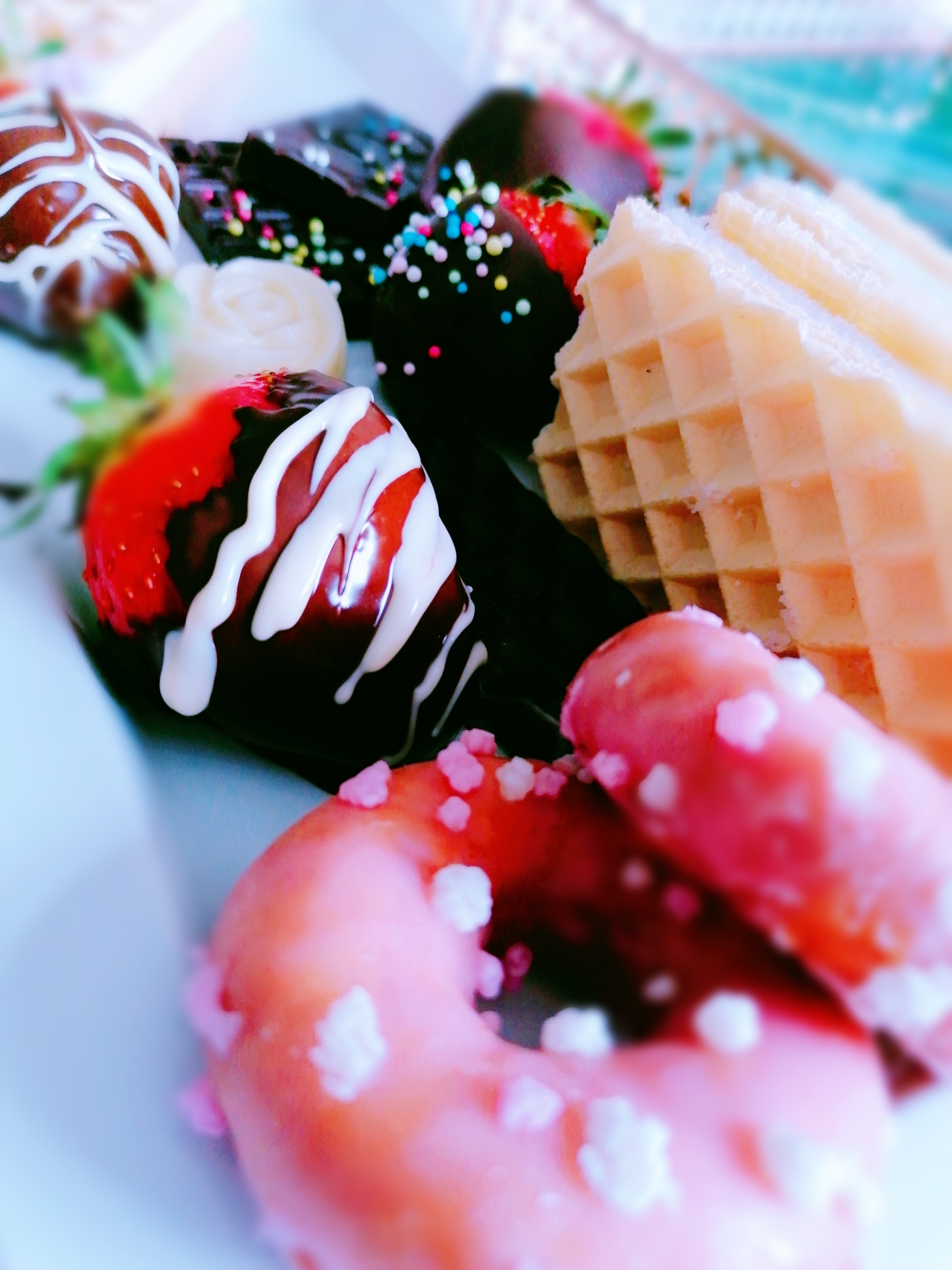 Homemade Gluten-Free Chocolate Dipped Strawberries: An Easy Dessert Recipe.