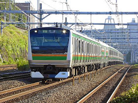 東海道線　普通　平塚行き　E233系