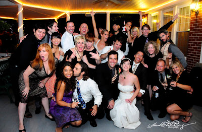 Site Blogspot  Wedding Group Photos on Emily And Ryan S Friends Gather For A Group Photo  Below