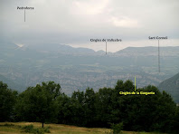 Els Cingles de Vallcebre i el Pedraforca des de la casa de Marginet