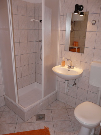 Pictures Of Small Bathroom Designs