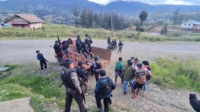 Astaga! Warga di Papua Ditembak Mati KKB Saat Minum Kopi di Teras Rumah