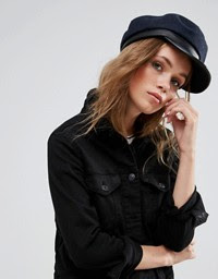 http://www.asos.fr/glamorous/glamorous-casquette-gavroche-bleu-marine/prd/8384087?CTAref=We%20Recommend%20Carousel_2&featureref1=we%20recommend%20pers