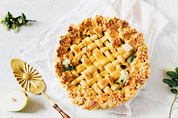 pear pie with crème fraîche caramel