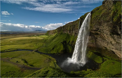 beautiful waterfall photography