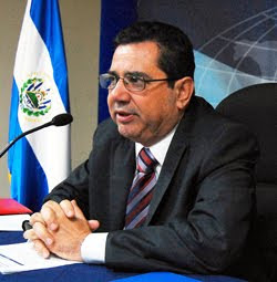 “No puede ser posible que los salvadoreños en el exterior sean ciudadanos a medias”: Vicecanciller