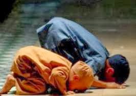 http://jendelamalika.blogspot.com/2014/01/mendidik-anak-sholat-lima-waktu.html