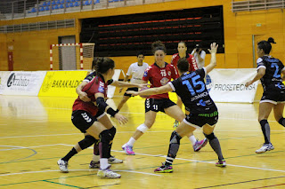 El club balonmano Zuazo empata en Lasesarre con el Atlético Guardés