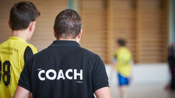 COACHING ADALAH: Membimbing Menuju Kesuksesan dan Pengembangan Diri