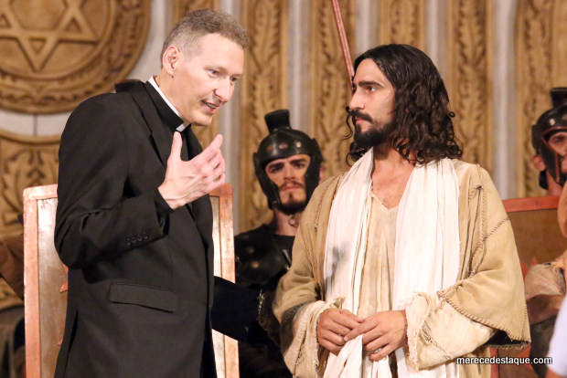 Padre Marcelo Rossi entra em cena  na Paixão de Cristo de Nova Jerusalém