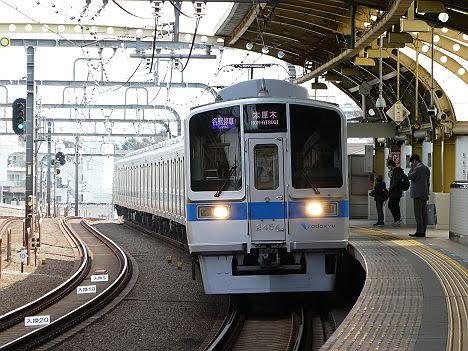 【ダイヤ改正で残存！】2000形の各駅停車 本厚木行き