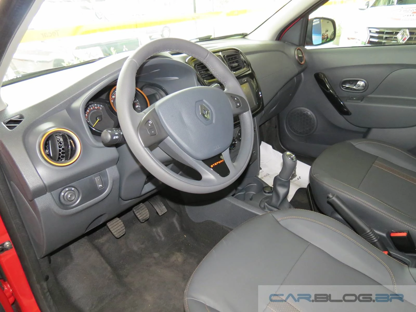 Renault Sandero Stepway 2015 - interior