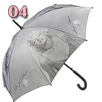 guarda-chuva preto e branco estampado com a Marilyn Monroe