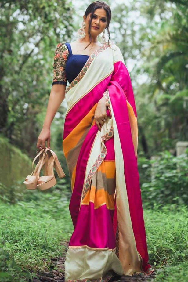 Actress Aabha Paul Latest Hot Photos in Saree