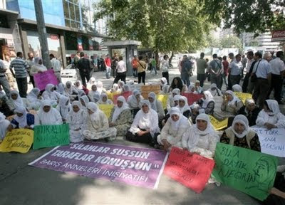 Protesto de mulheres curdas em Ancara