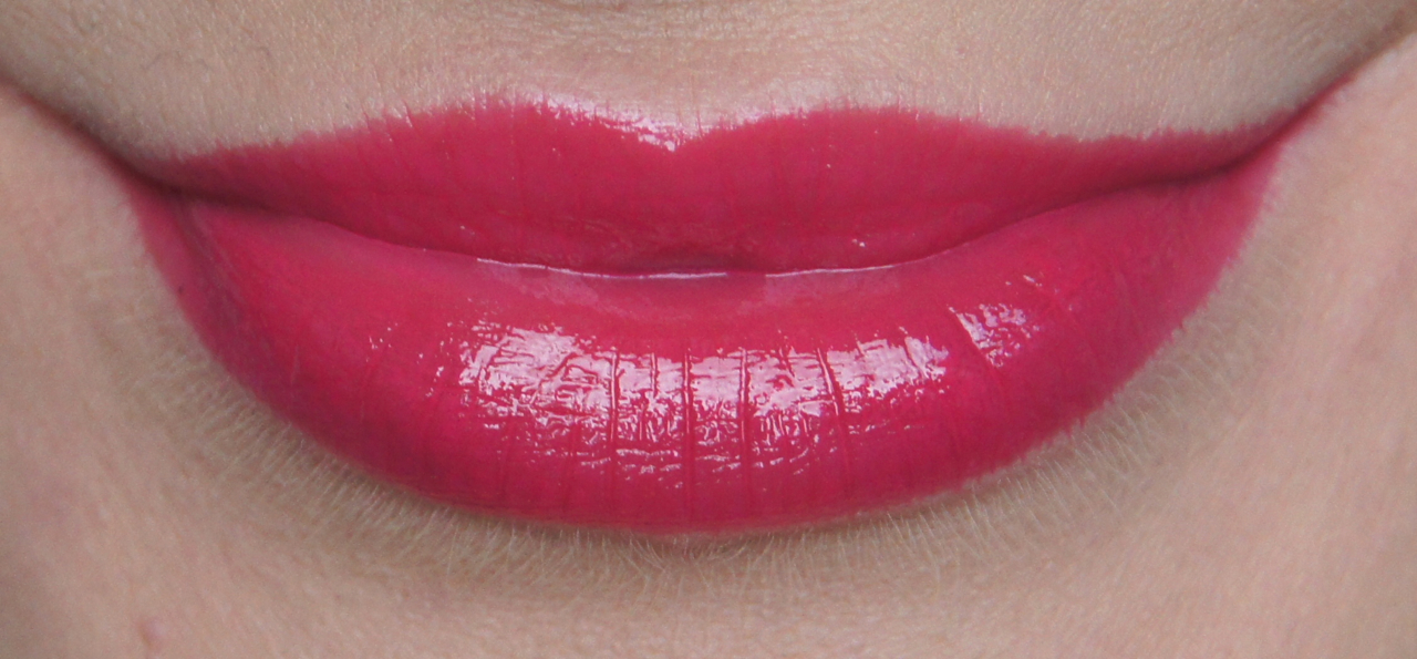 Bourjois Colour Boost Glossy Finish Lipstick 02 Fuchsia Libre Swatch