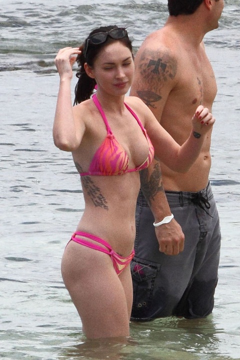 megan fox in pink bikini at the beach in hawaii june 19 2011