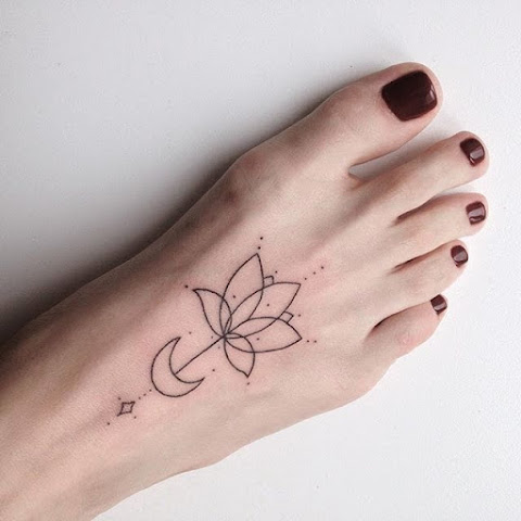 Sensual Handpoked Tattoos by Anya Barsukova