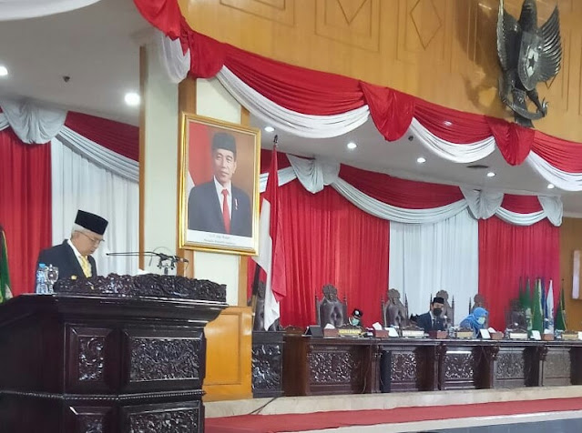  H. Muchendi Mahzareki Pimpin Rapat Paripurna Ke XXV (25).