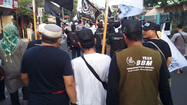 Tim Bersih-bersih Masjid Magelang mengutuk keras pembakaran bendera bertuliskan kalimat Tauhid
